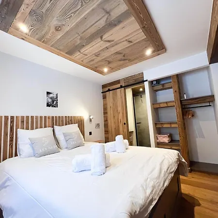 De Luxe Aux Gets - 4 Pour 9 Personnes Avec Jacuzzi Et Wi-fi Chalet Les Gets
